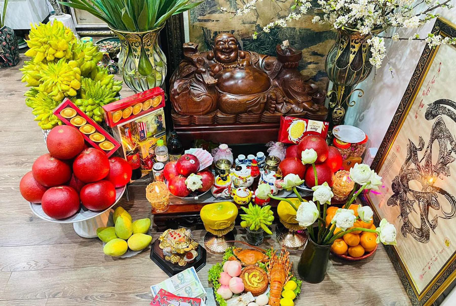 Bàn thờ Ông Địa Thần Tài: Ý nghĩa, cách bài trí và những điều cần biết