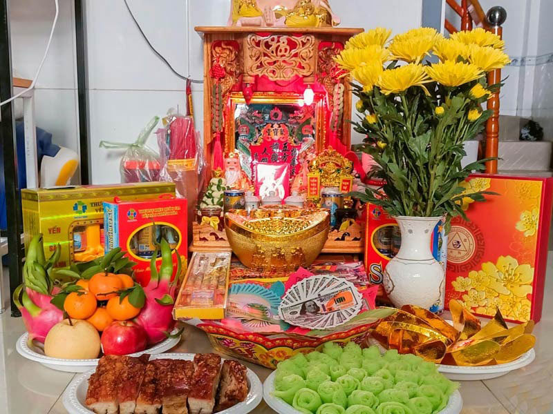 Lễ vật cúng Thần Tài Ông Địa gồm những gì?