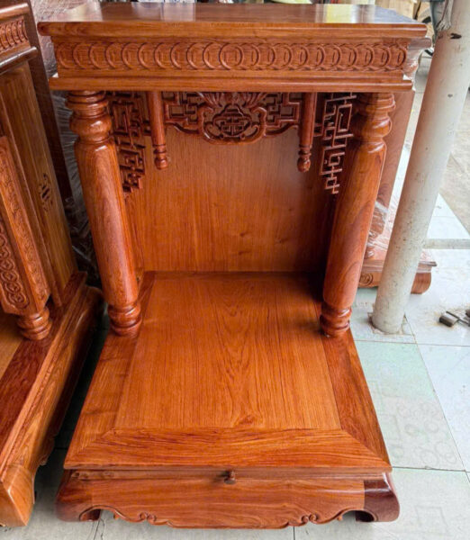 Bàn Thờ Gỗ Chạm Đồng Tiền Cao Cấp – Thu Hút Tài Lộc, Bền Đẹp Theo Thời Gian