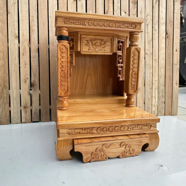 BÀN THỜ GỖ TỰ NHIÊN CHẠM HOA SEN – TÀI LỘC, THANH TỊNH, CHUẨN PHONG THUỶ